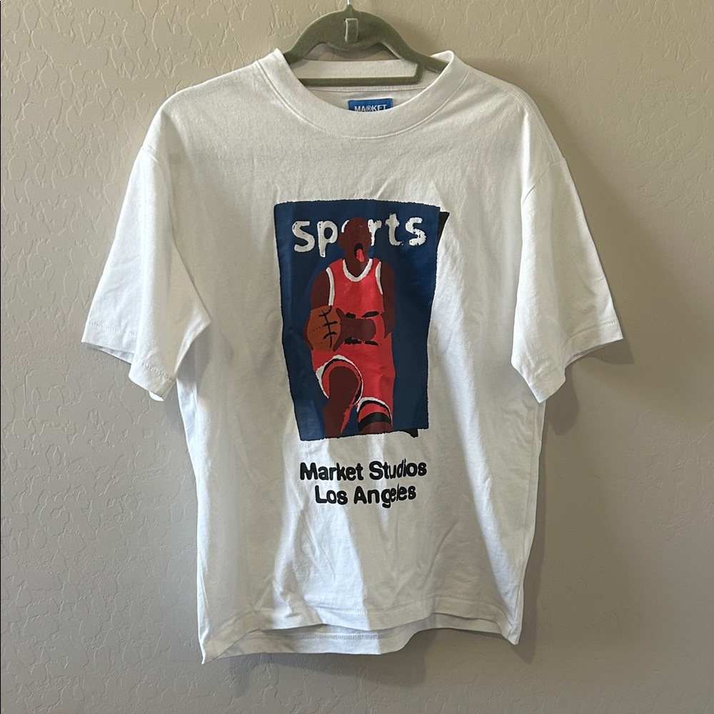 Market ILLUSTRATED BASKETBALL T-SHIRT small
